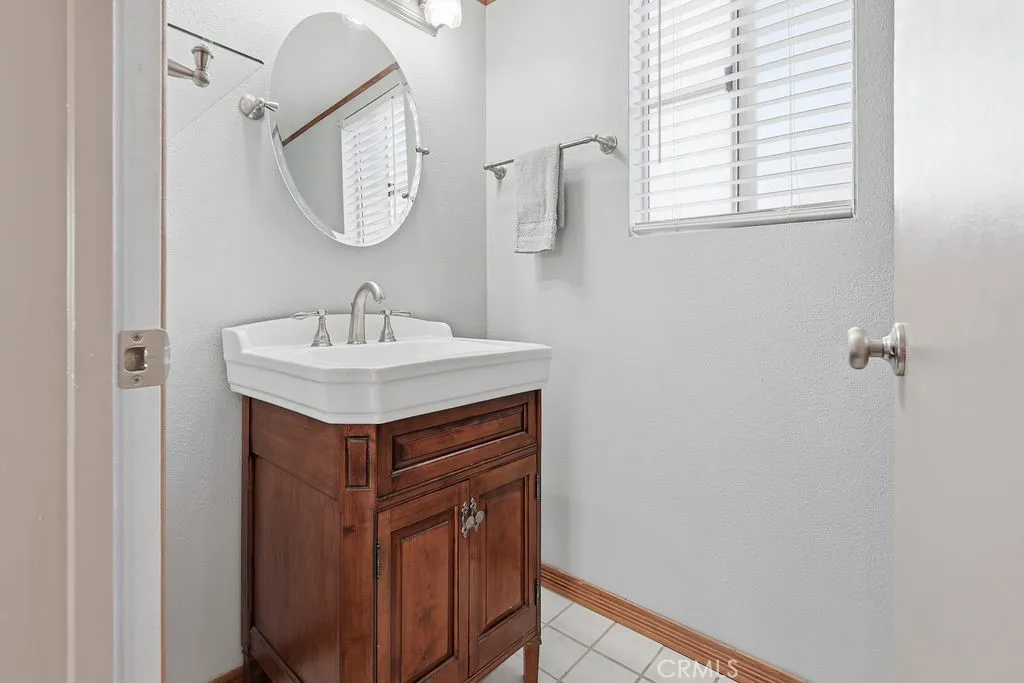 7960 Carlyle Drive, Jurupa Valley, California 92509 home-pic-22