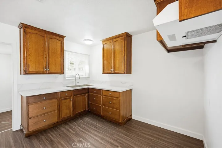 Kitchen (Additional View 1)