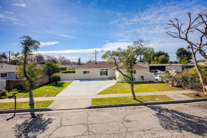 Front of House (Additional Views)