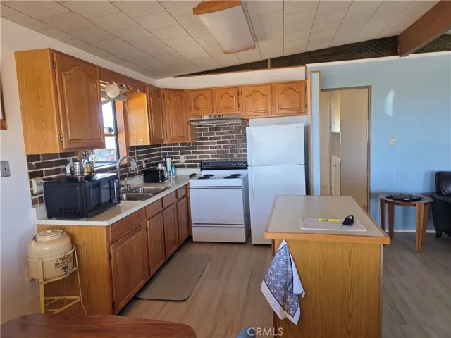 5566 Oleta, Landers, California 92285