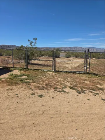 5566 Oleta, Landers, California 92285