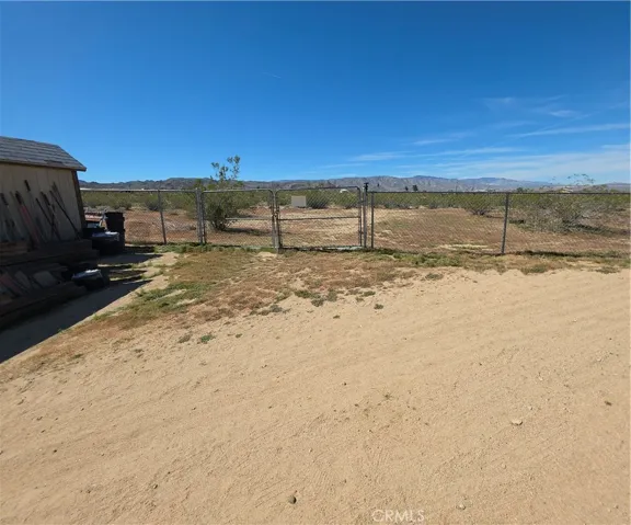 5566 Oleta, Landers, California 92285