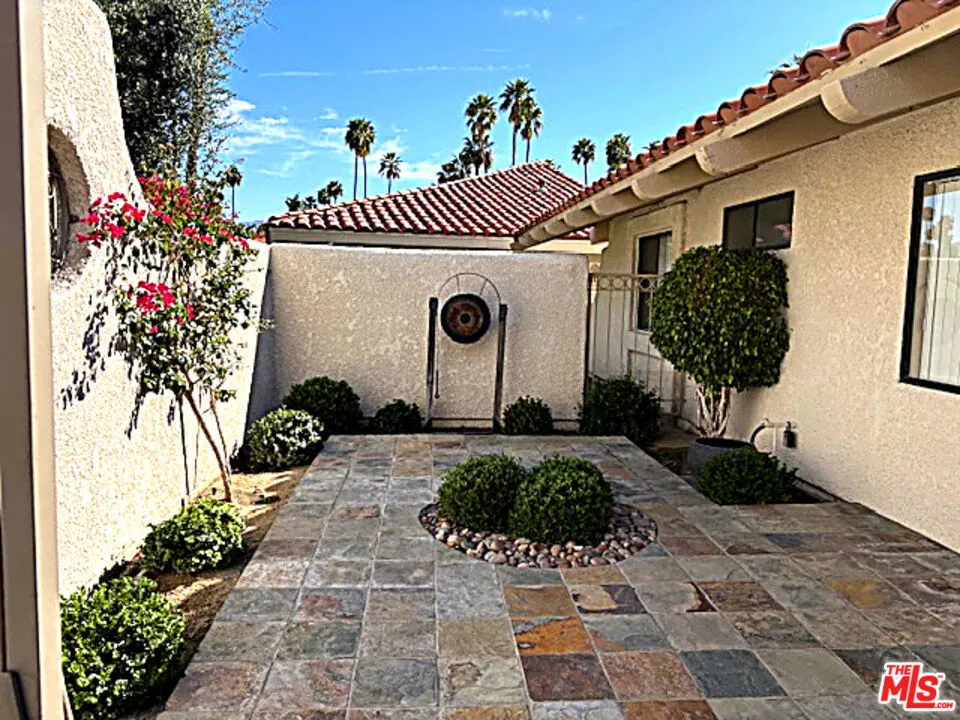 Front yard - left