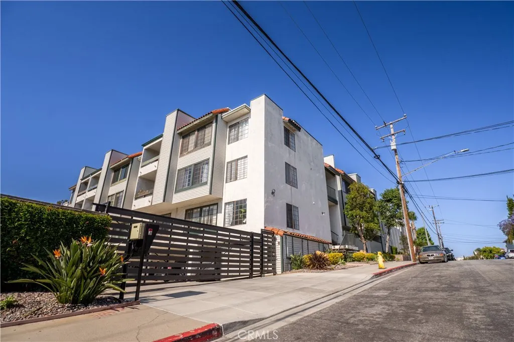 1903 Temple Avenue 228, Signal Hill, California 90755 home-pic-37