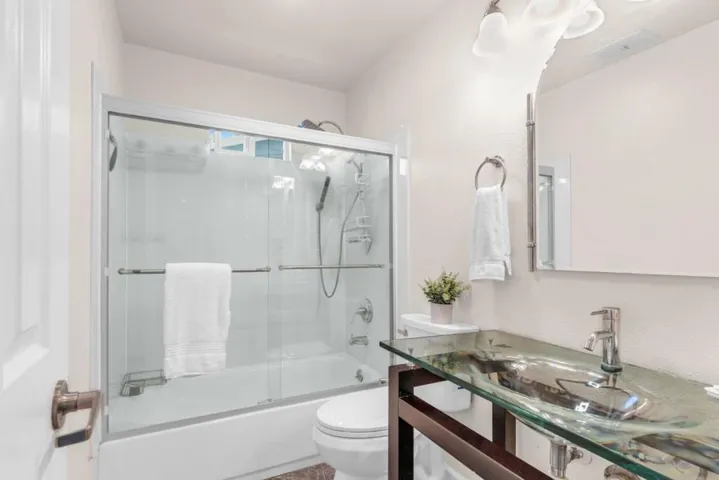 722 Gleneagle Avenue, Hayward, California 94544