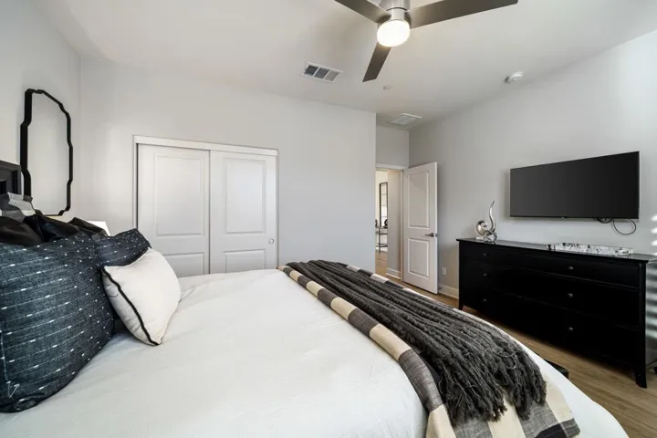 80362 Segovia 18 Bedroom 2