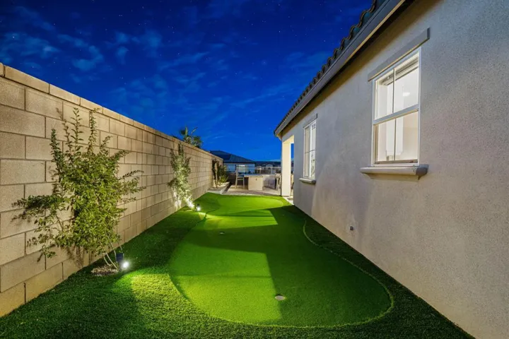 80362 Segovia 29 Putting Course