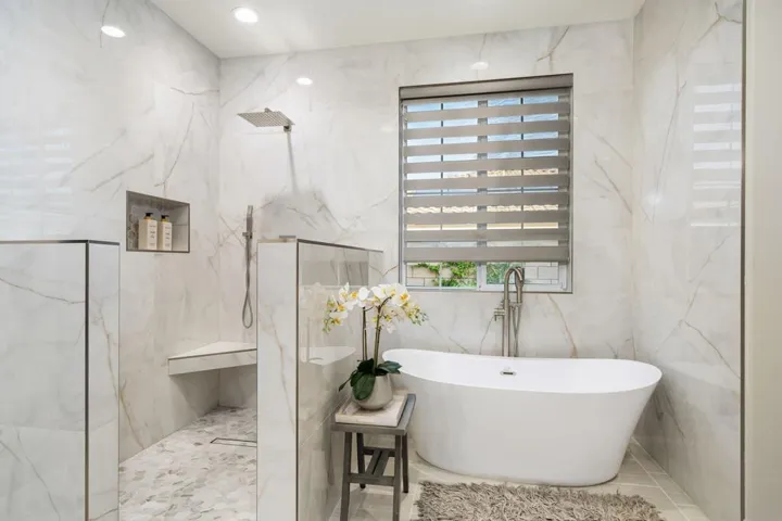 80362 Segovia 16 Primary Bath