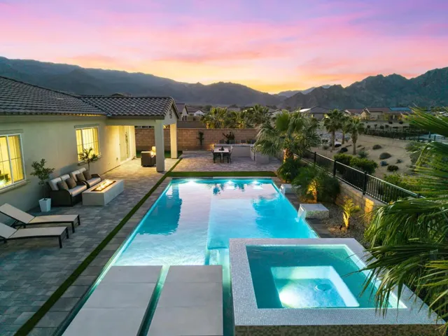 80362 Segovia 22 Pool Mountain View