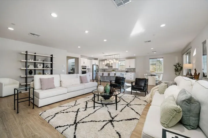 80362 Segovia 11 Great Room