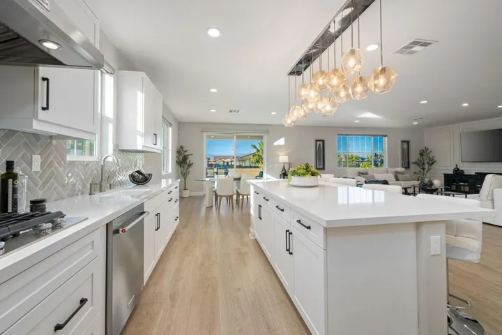 80362 Segovia 4 Kitchen