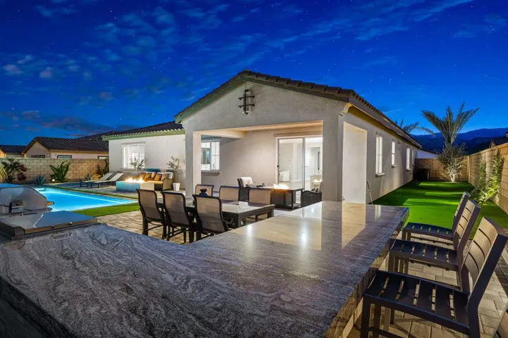 80362 Segovia 31 Outdoor Kitchen