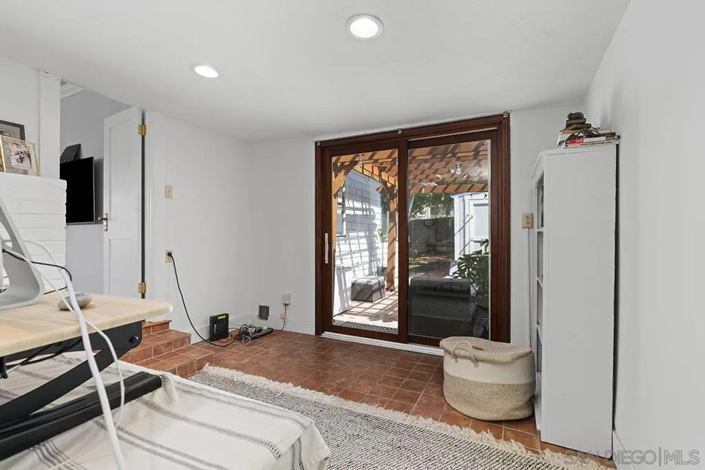 3725 Crane Pl, San Diego, California 92103 home-pic-36