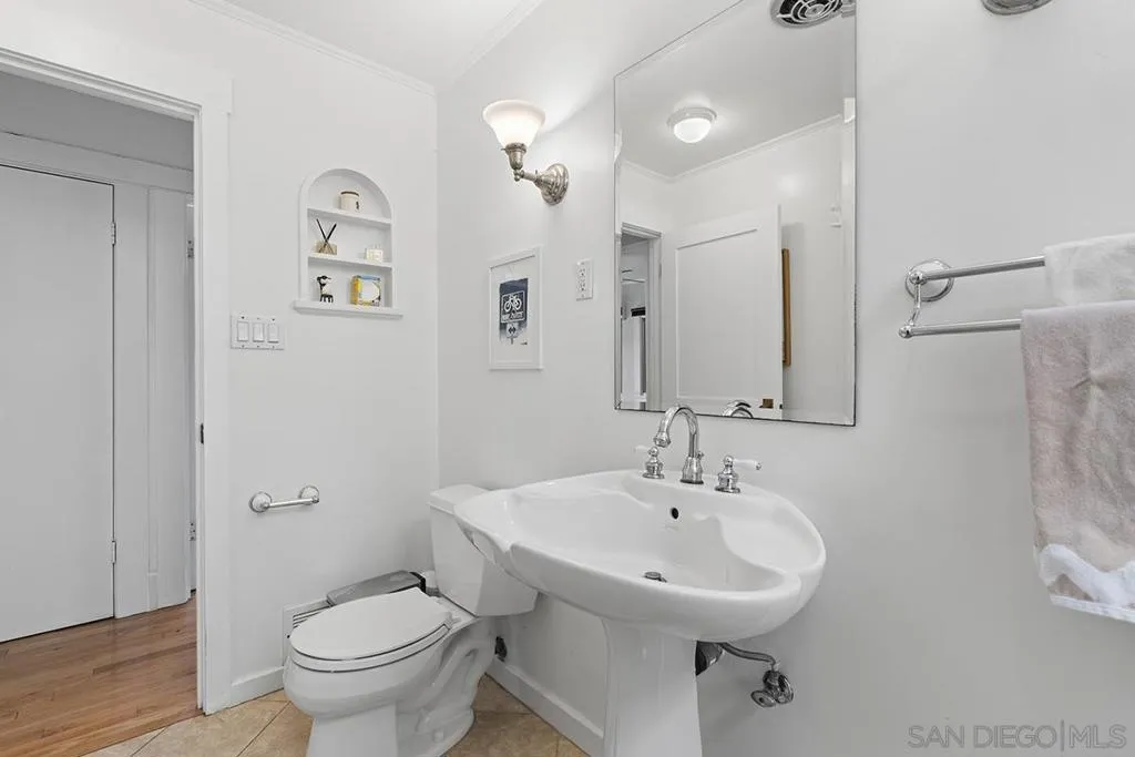 3725 Crane Pl, San Diego, California 92103 home-pic-33