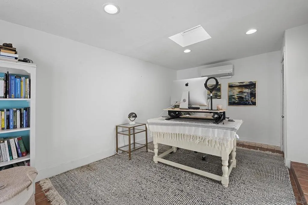 3725 Crane Pl, San Diego, California 92103 home-pic-35