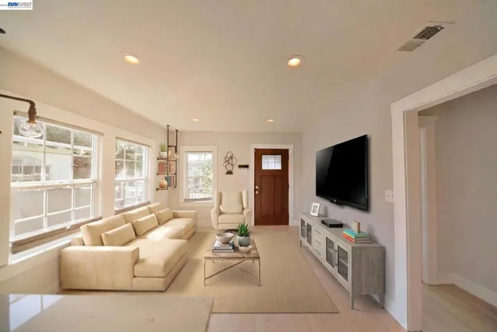 Digital staging photo