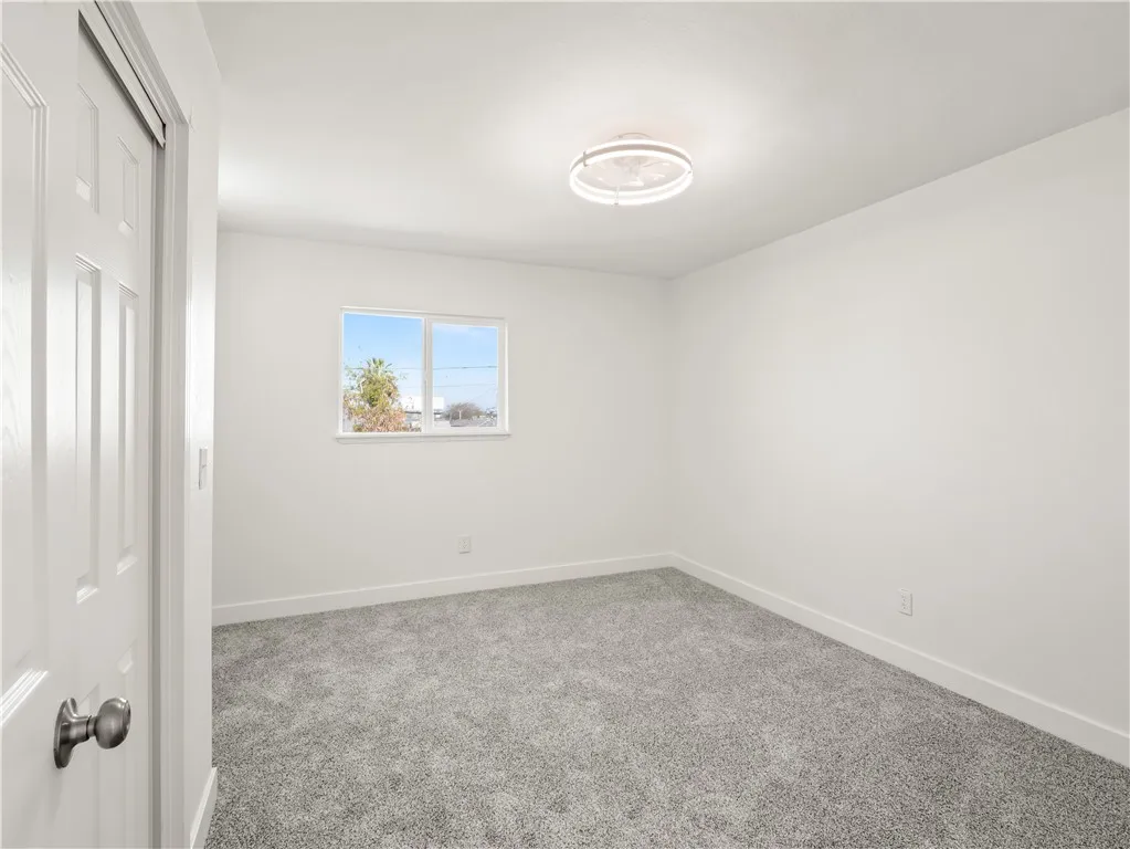 4785 E Washington, Fresno, California 93702 home-pic-26