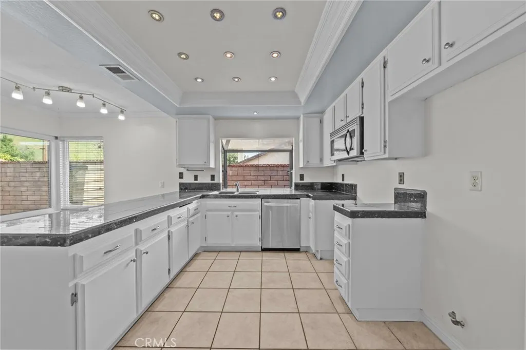 2174 Sheridan Road, San Bernardino, California 92407 home-pic-21