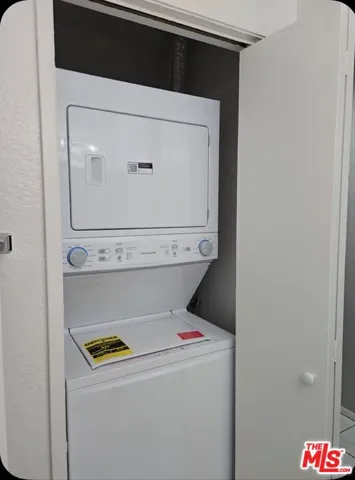 In-Unit Washer and Dryer