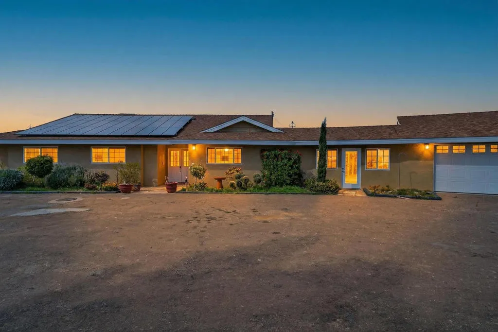 58476 Joshua Lane, Yucca Valley, California 92284 home-pic-1