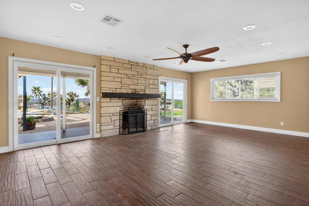 58476 Joshua Lane, Yucca Valley, California 92284 home-pic-15
