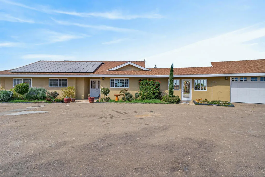 58476 Joshua Lane, Yucca Valley, California 92284 home-pic-3