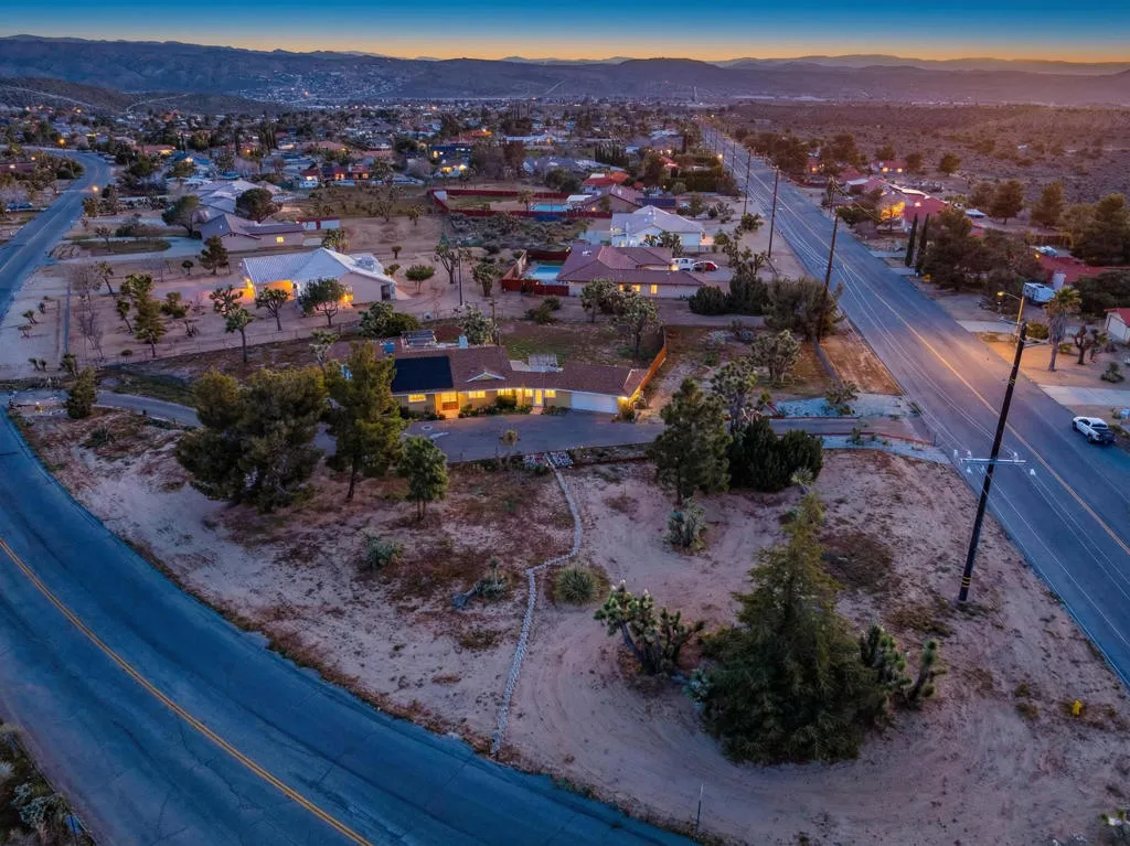 58476 Joshua Lane, Yucca Valley, California 92284 home-pic-34