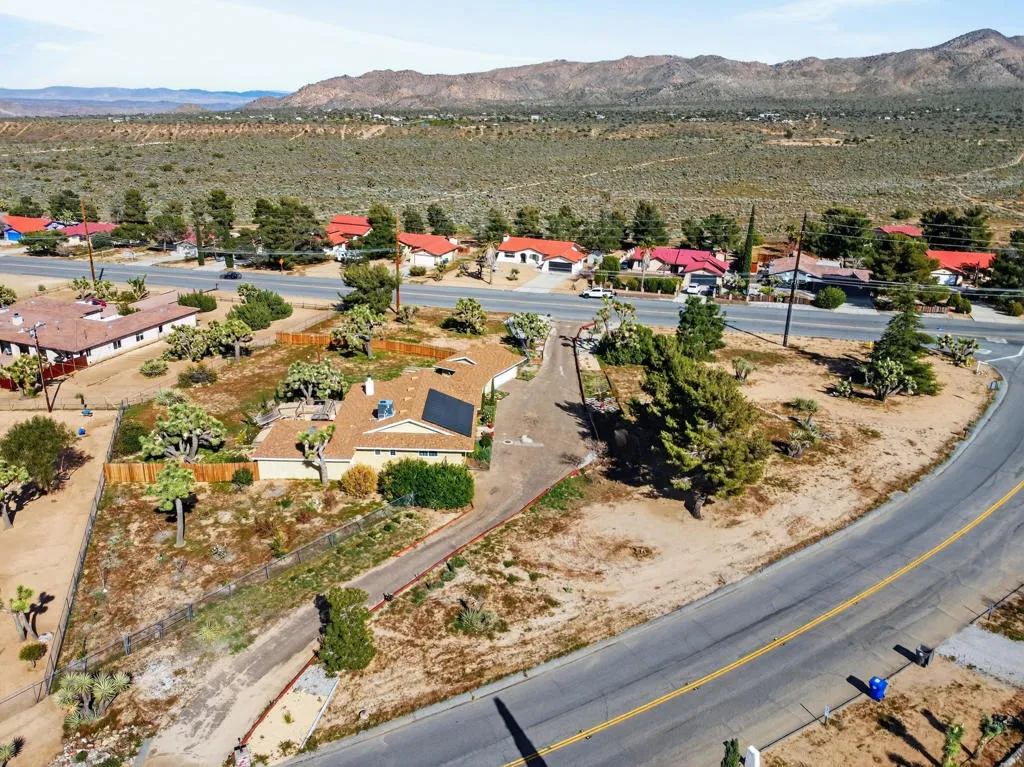 58476 Joshua Lane, Yucca Valley, California 92284 home-pic-35