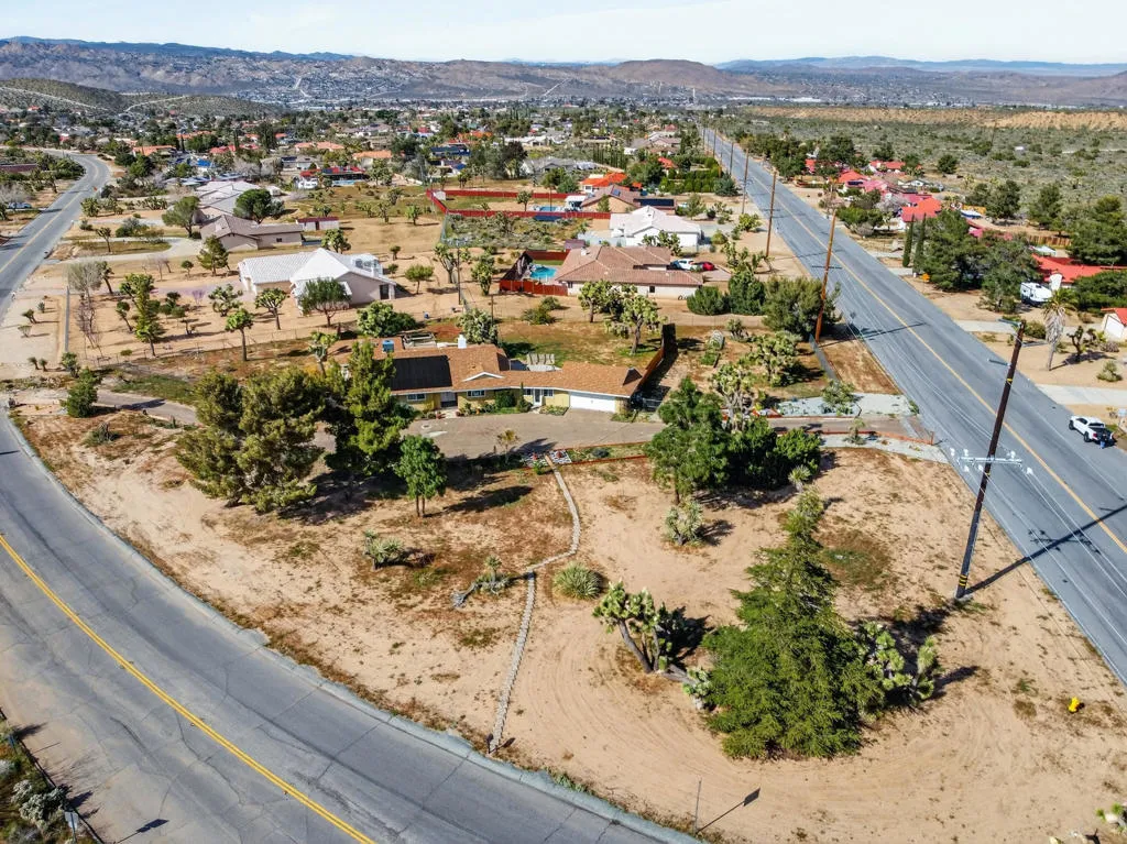 58476 Joshua Lane, Yucca Valley, California 92284 home-pic-33