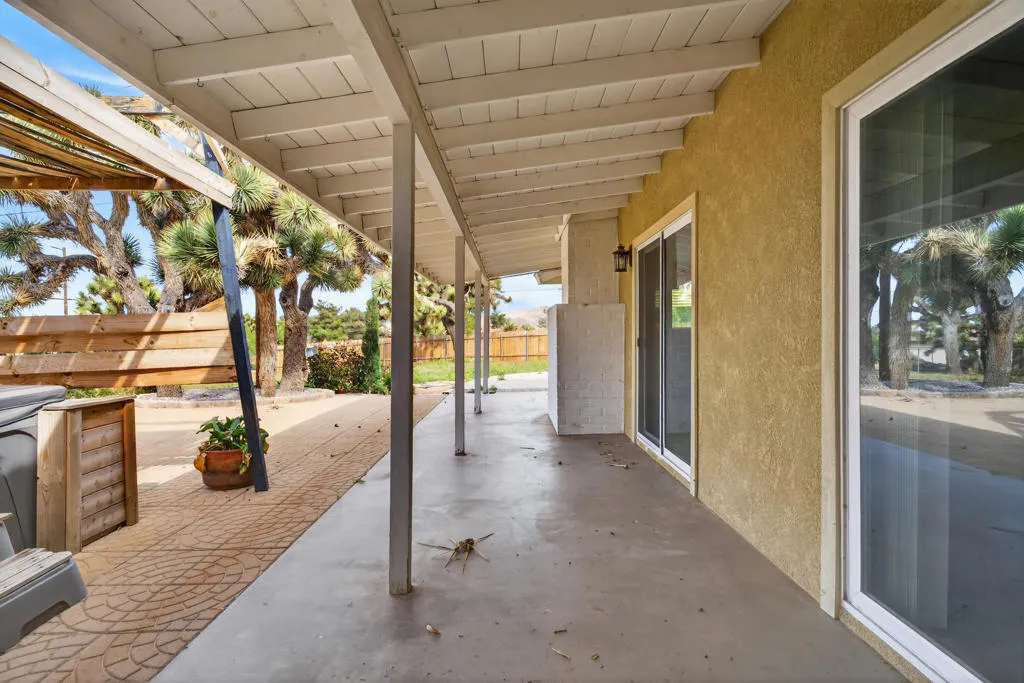58476 Joshua Lane, Yucca Valley, California 92284 home-pic-30