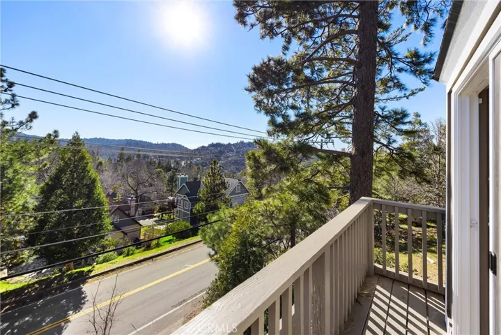 1113 N Grass Valley, Lake Arrowhead, California 92352