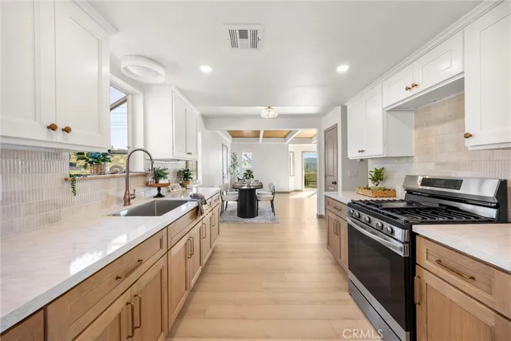 1113 N Grass Valley, Lake Arrowhead, California 92352
