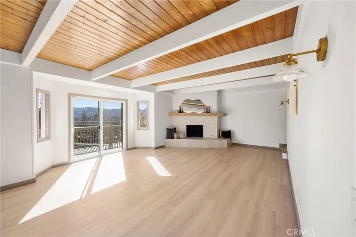 1113 N Grass Valley, Lake Arrowhead, California 92352