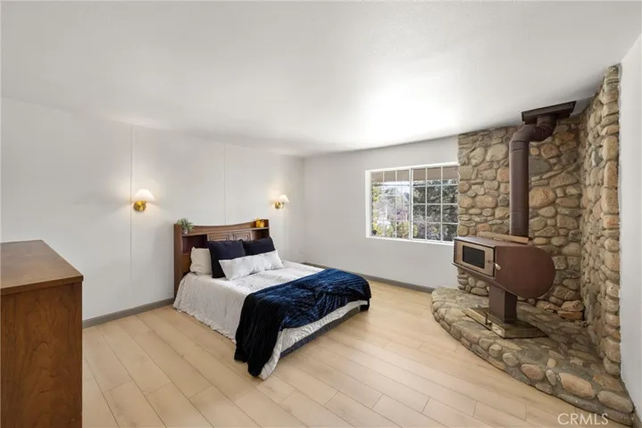 1113 N Grass Valley, Lake Arrowhead, California 92352