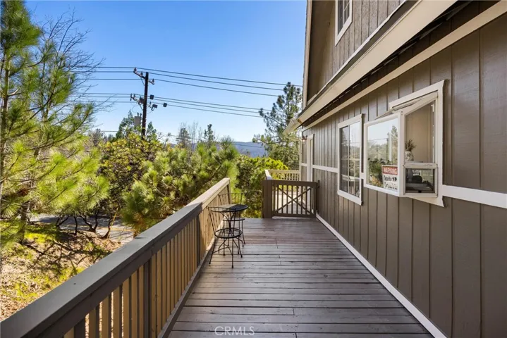 1113 N Grass Valley, Lake Arrowhead, California 92352