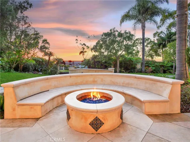 Fire Pit Sitting area