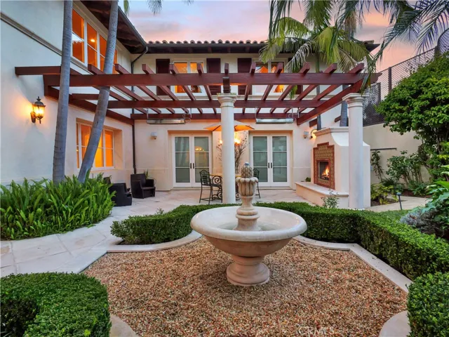 Outdoor/Backyard seating area/fountain