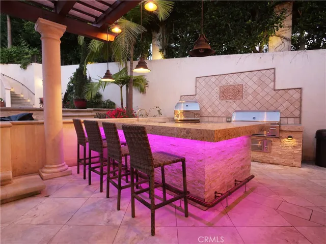 Outdoor Grill/Kitchen
