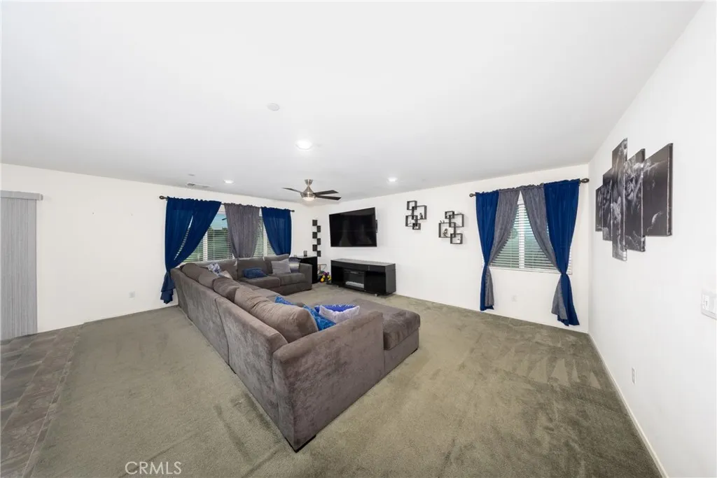 1180 Vista Montana, San Jacinto, California 92582 home-pic-10