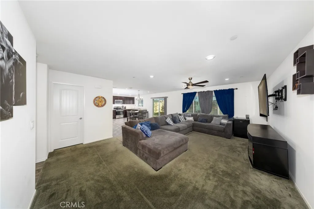 1180 Vista Montana, San Jacinto, California 92582 home-pic-9