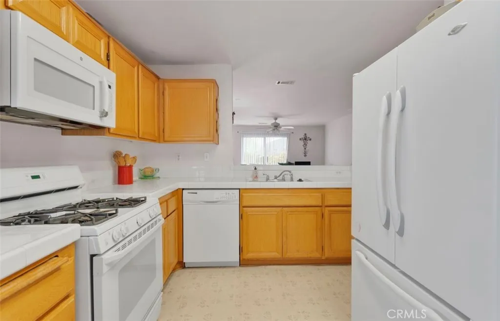 11566 Oak, Apple Valley, California 92308 home-pic-6