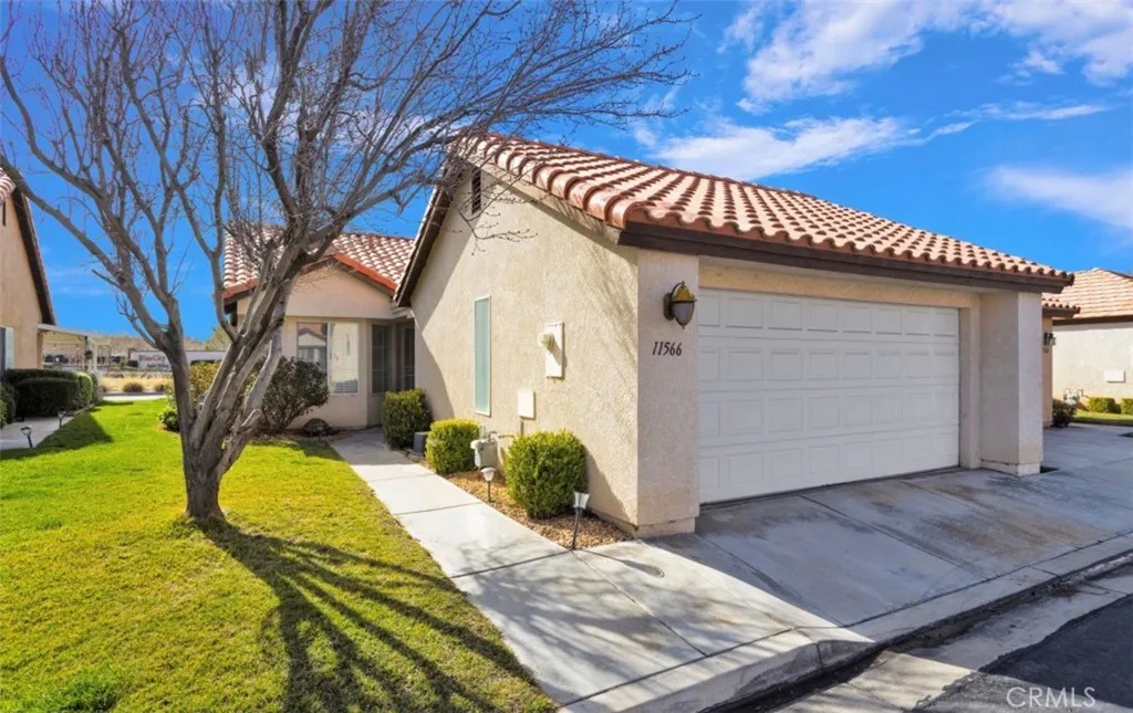 11566 Oak, Apple Valley, California 92308 home-pic-1