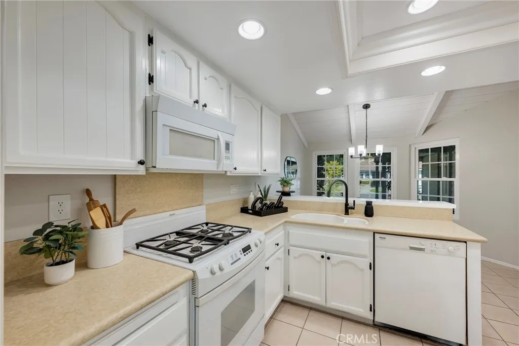 21182 Via Este, Yorba Linda, California 92887 home-pic-15