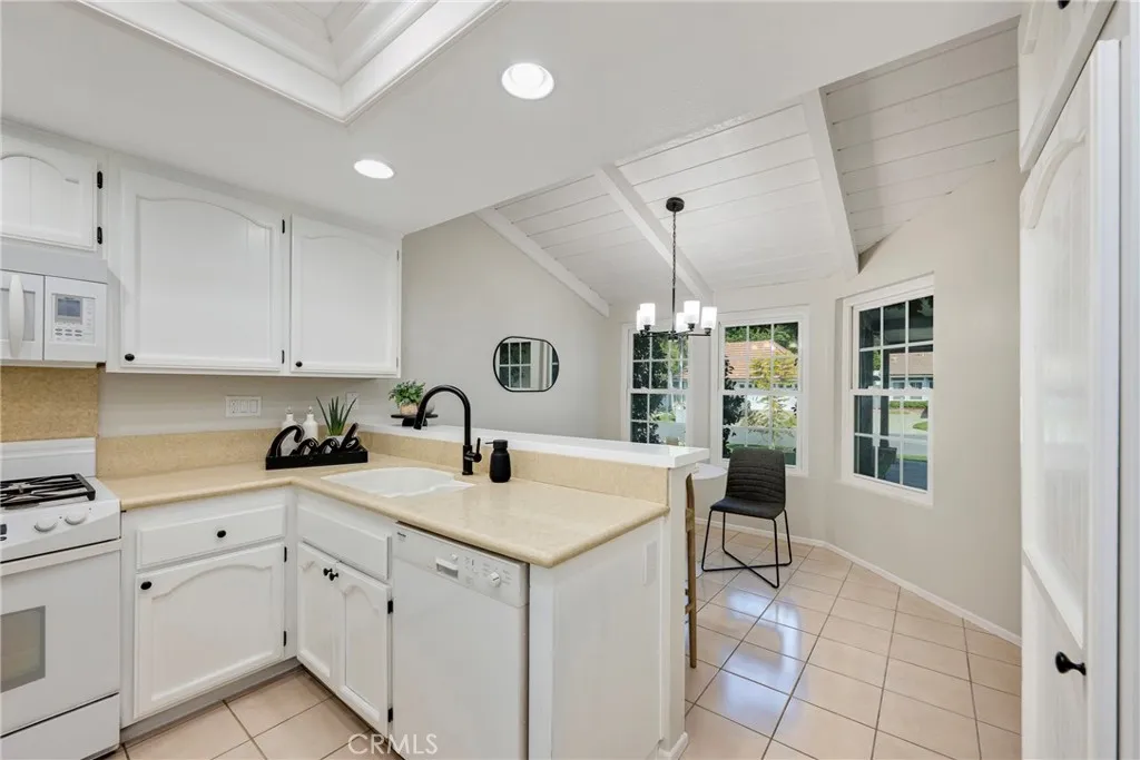 21182 Via Este, Yorba Linda, California 92887 home-pic-11