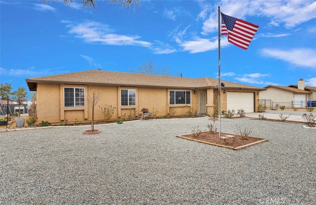 15268 Nanticoke, Apple Valley, California 92307 home-pic-3
