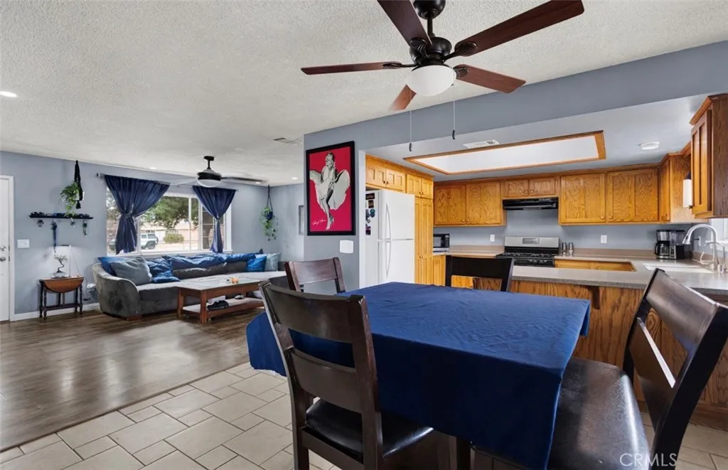 15268 Nanticoke, Apple Valley, California 92307 home-pic-7