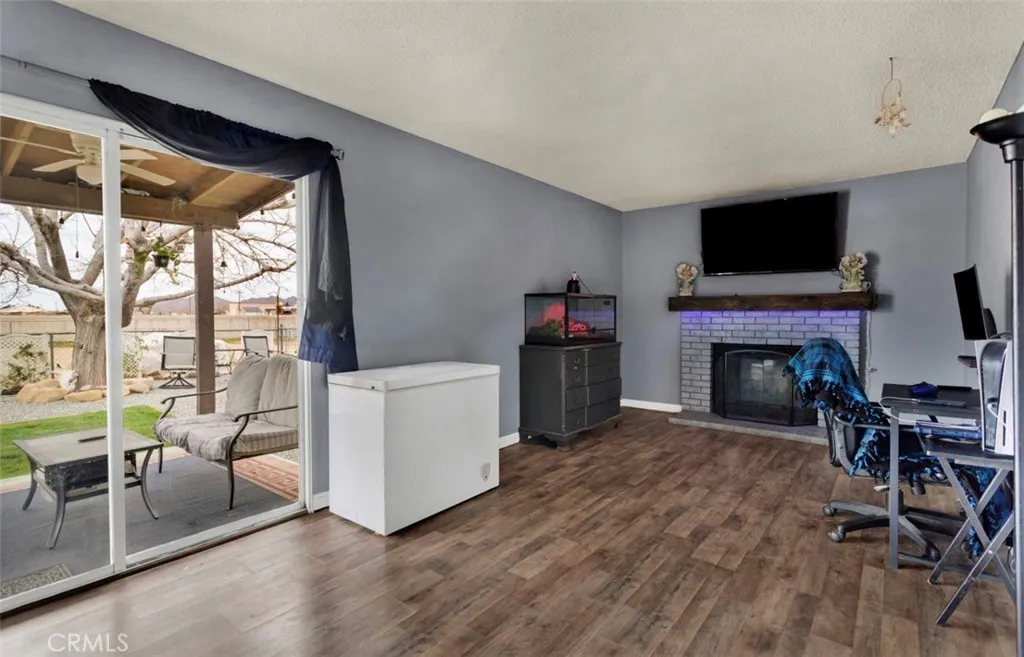 15268 Nanticoke, Apple Valley, California 92307 home-pic-9