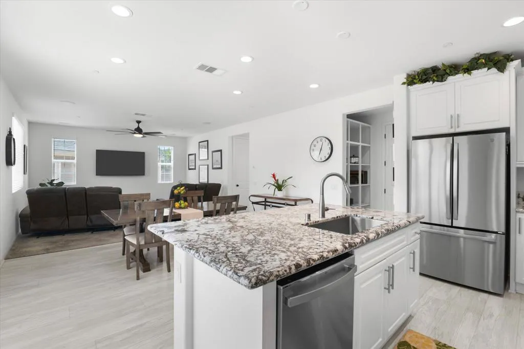 29102 Crabapple, Lake Elsinore, California 92530 home-pic-18