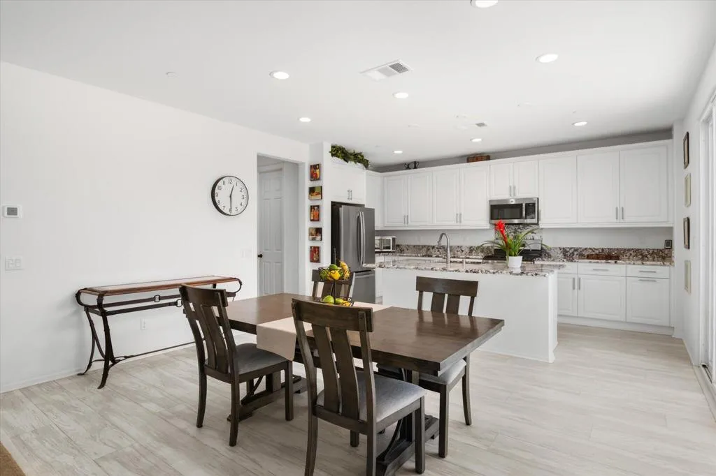 29102 Crabapple, Lake Elsinore, California 92530 home-pic-15
