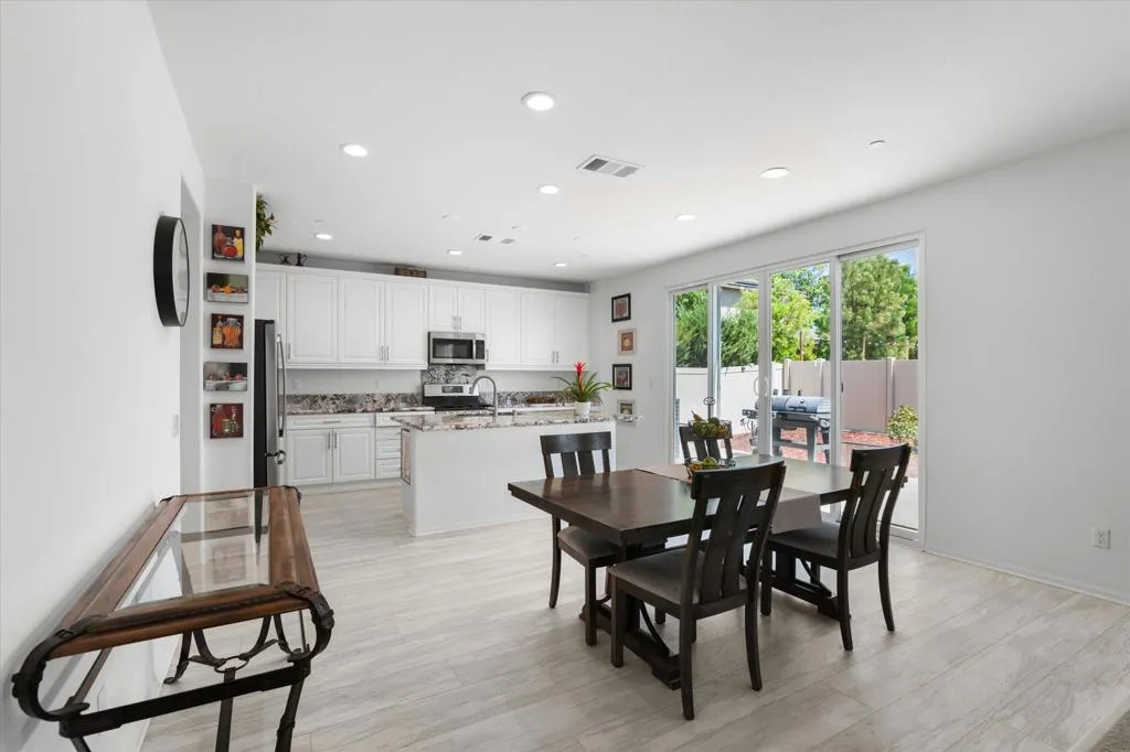 29102 Crabapple, Lake Elsinore, California 92530 home-pic-12